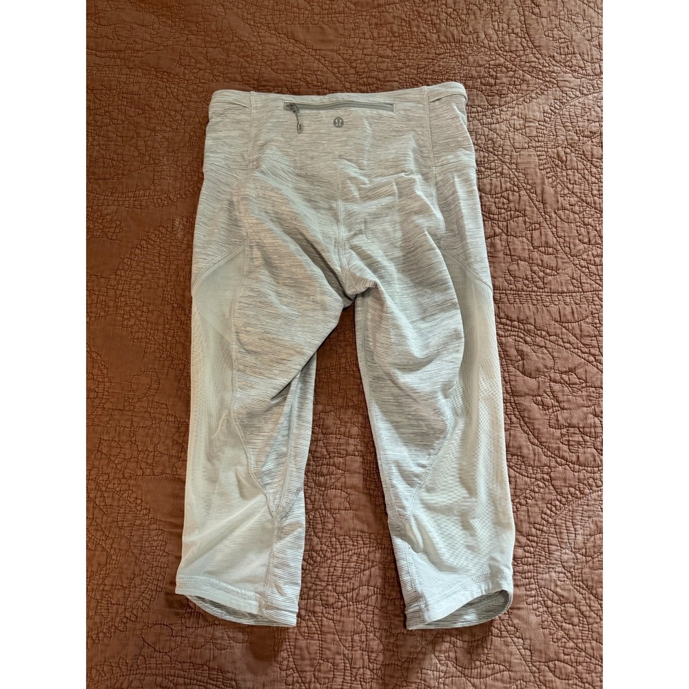 Lululemon Cropped Leggings Womens Gray Quick Drying High Waist Moisture Wicking - Picture 2 of 10
